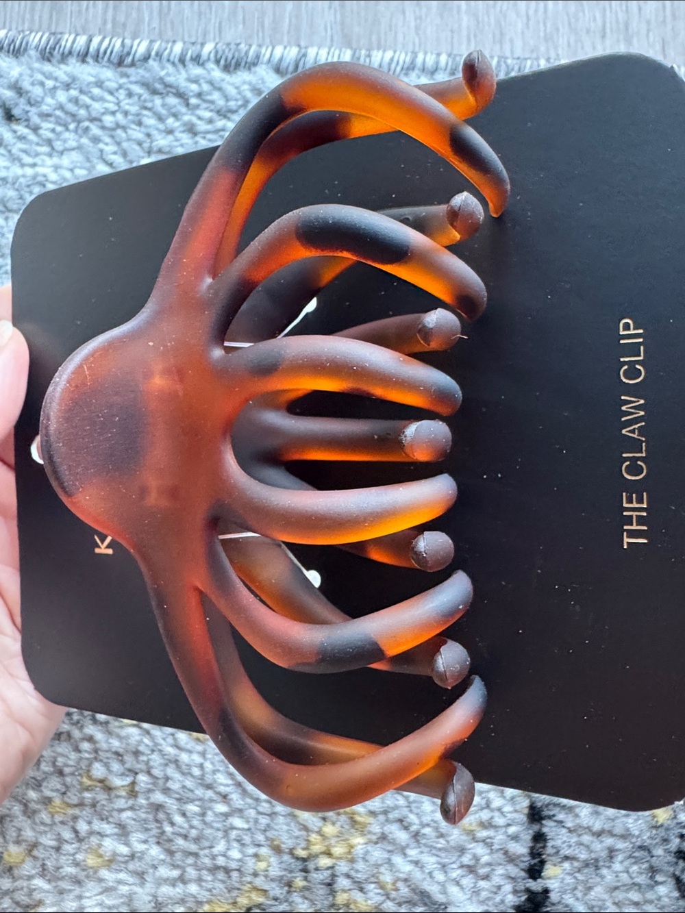 Kristin Ess Tortoiseshell Curved Hair Claw Clip NEW 🏷️ - Picture 3 of 5